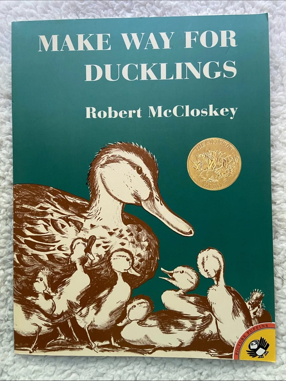 Robert McCloskey BOOK BUNDLE! Blueberries for Sal & Make Way for Ducklings BOGO